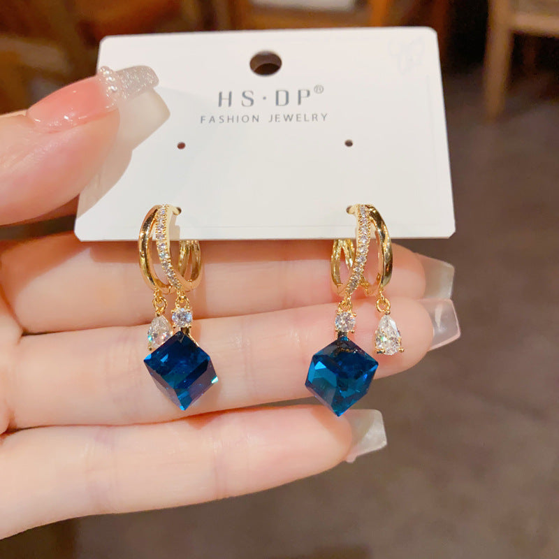 “Beso Aurora” – Pendientes de cristal azul brillantes