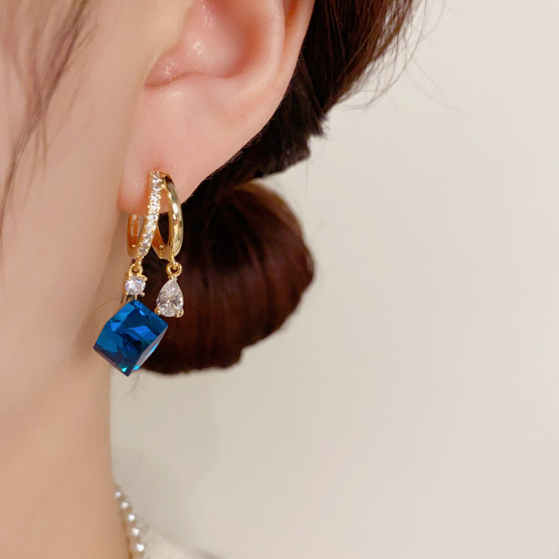 “Beso Aurora” – Pendientes de cristal azul brillantes